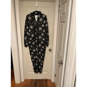 Fabletics Cozy Fleece Hooded Onesie XL Snowflake Print Jumpsuit Pajamas
